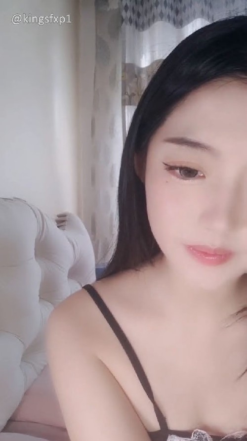 高颜值微胖型大美女大咪咪粉穴 清纯女神 抠逼自慰大秀 茂密黑森林 秒硬狂撸越看越喜欢