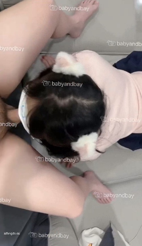 软萌萝莉嫩妹『Wuli桃酱(babyandbay)』[门槛福利] 7分钟 金主爸爸啪啪，勾人小妖精白虎嫩穴又粉又嫩又紧