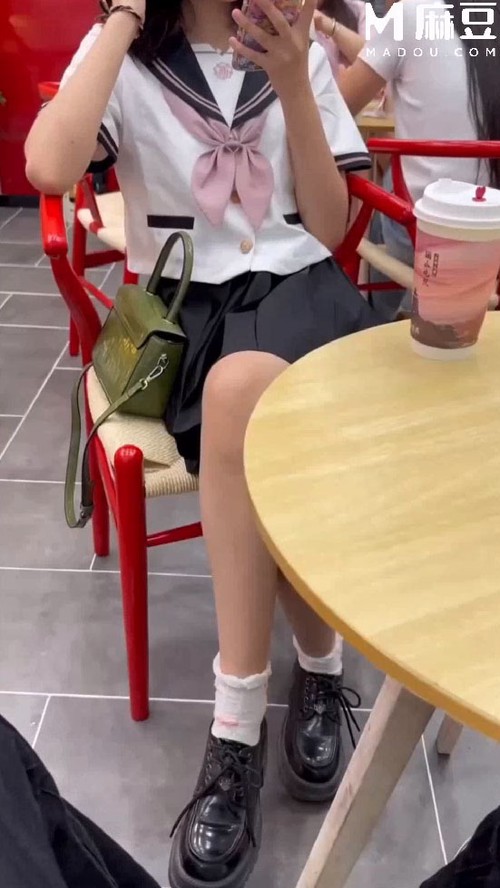 气质水手服学妹开房操逼忘我呻吟 麻豆传媒 m-312