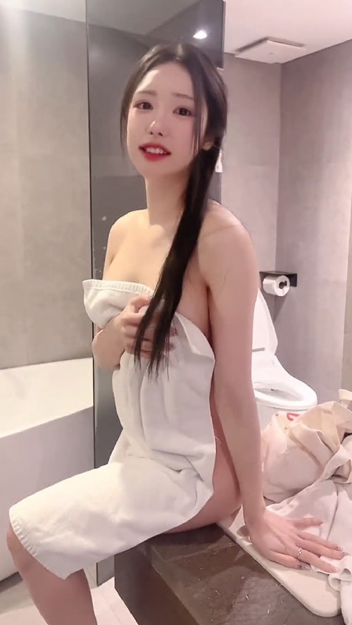 清纯韩妹撒娇卖萌洗澡全过程