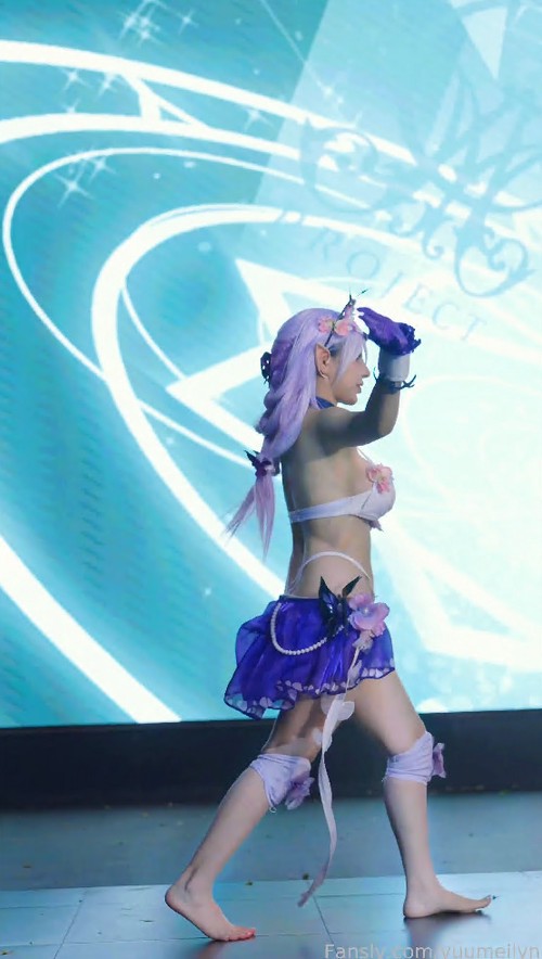 火爆各大成人平台的越南阿黑颜网黄Coser「Meiilyn」OF露脸自慰啪啪私拍5