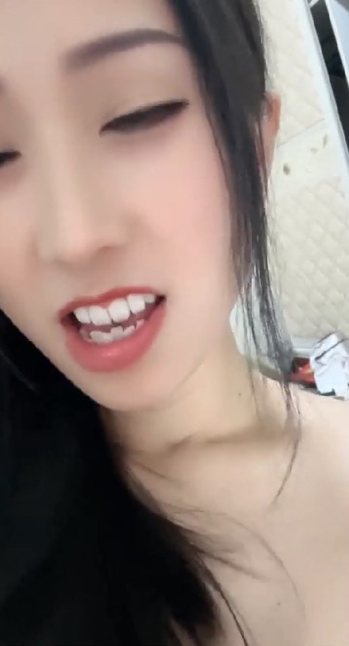 欲火难忍勾搭同事上门尽情嗦鸡巴又被内射2