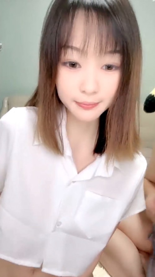 高颜值情侣露脸啪啪深喉口交女上骑乘 4