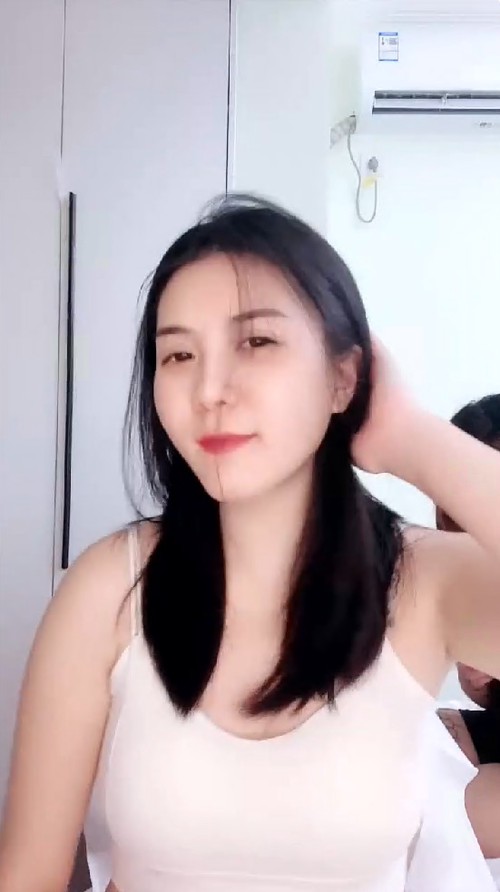 高颜值姐妹4P5P画面精彩淫乱刺激3