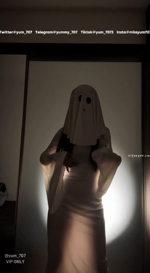 艺校活泼露脸美女 最新VIP长视频作品，刮阴毛玩具紫薇+万圣节限定1