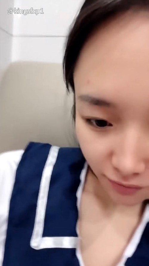 清纯女学生顶级美乳 极品尤物 爆乳身材 舔逼吃鸡无套啪啪 像狗一样被干