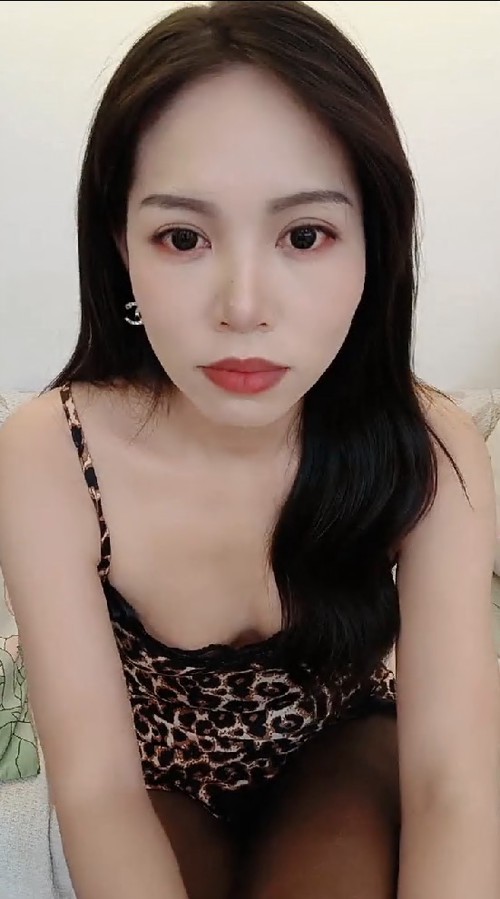 闷骚御姐 揉奶跳蛋塞逼 妩媚销魂很是诱惑