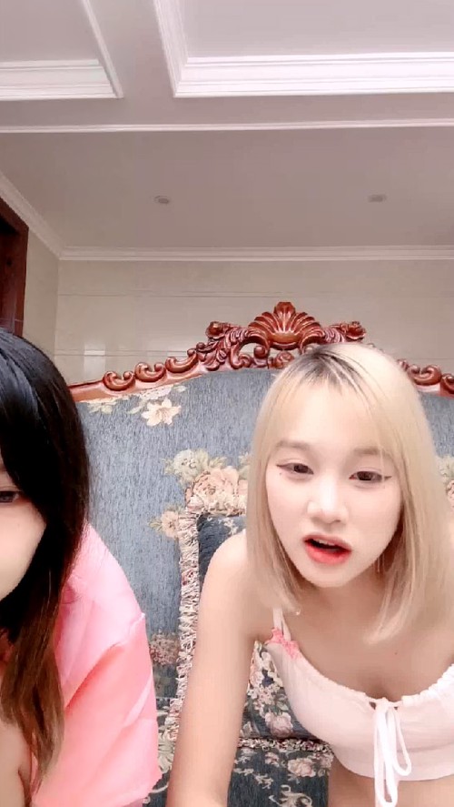 群p淫乱盛宴多位超嫩小妹翘起屁股排队草逼 小艺同学 杏吧传媒 xb-733