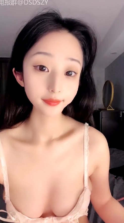 【初恋情人系女神】某航空大学女大学妹「航空菲菲」合集，露脸高跟情趣丝袜，极品美臀，假屌坐插式自慰