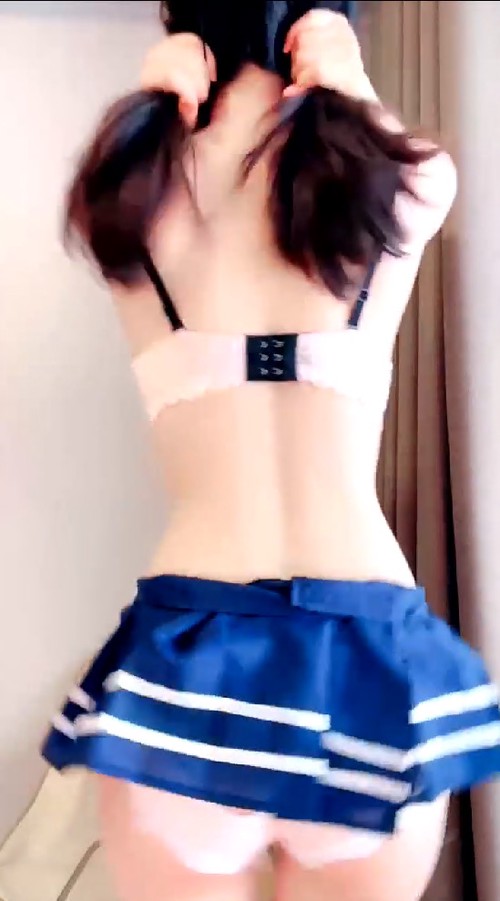 这身材实在是~太太太太无敌了 堪比当年天上人间的美女 看着就爽1