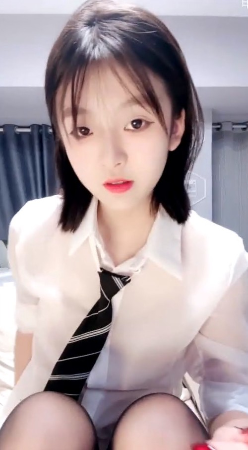 裸舞诱惑 群P女神校花回归~漂亮妹妹3P被多男一直干到天亮1