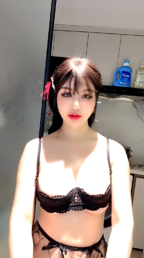 G乳御姐『辣妹子辣辣』酥胸精油道具自慰淫水狂喷直下像瀑布一样诱惑十足3