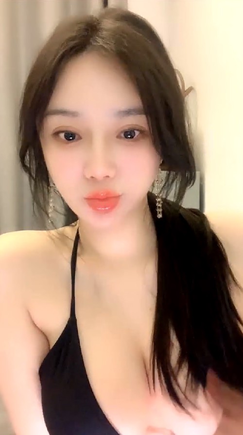 九头身最美女神，天然巨乳网美【纯子】收费福利，美若天仙，梨形身材，全裸抠逼2