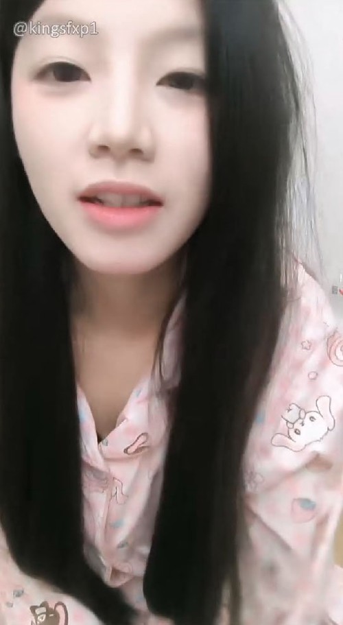 极品学妹被黄毛给拱了 保证让你垂涎三尺 鸡儿梆硬 身材极美炮友狠揉大奶还内射1