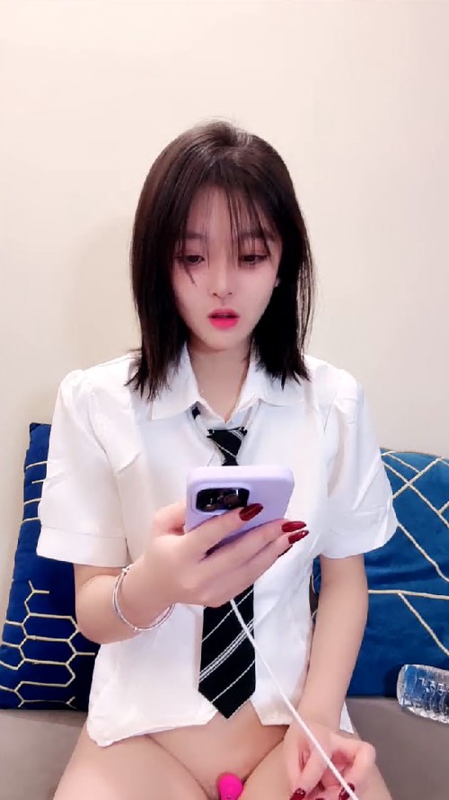 世纪大混战无与伦比精彩绝伦的5P大战 啪啪体射操喷 干湿床单源源3姐妹混战猛男2