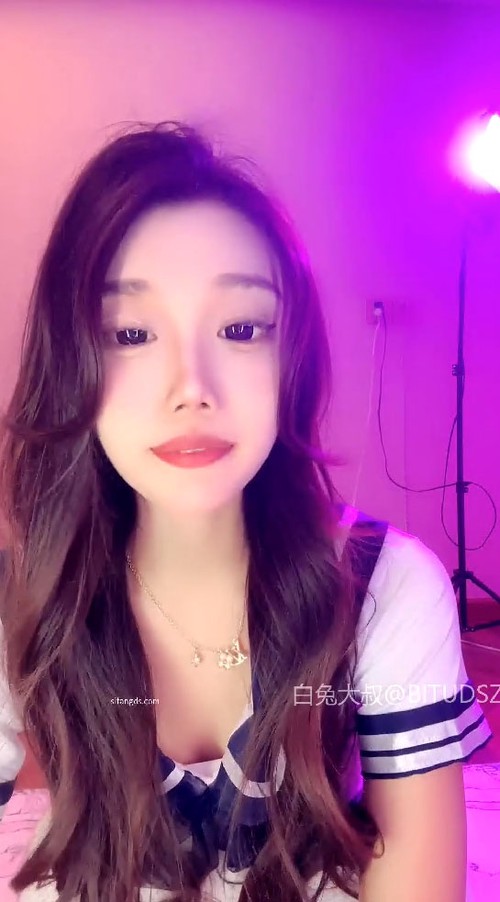 神级女神【董小姐】高端女神！模特身材~裸舞~道具自慰~白浆直流！