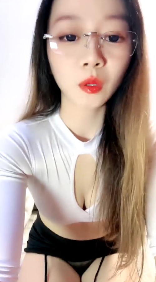 高颜御姐【你是蝴蝶宝宝】决定身材 吊带黑丝丁字裤 被干了 疯狂做爱 叫床声超浪2