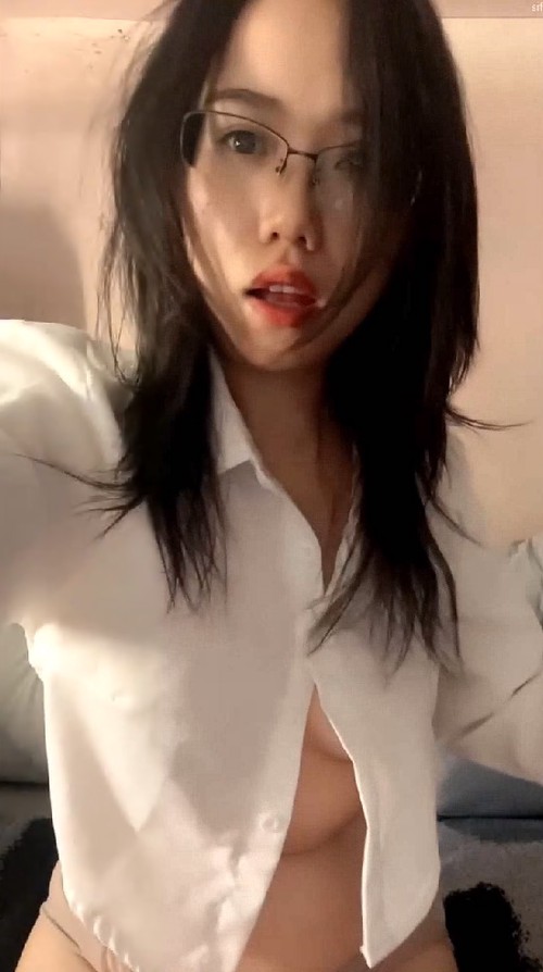 风骚御姐 跳蛋不停狂震骚穴 全程跳蛋震逼高潮痉挛 表情好骚