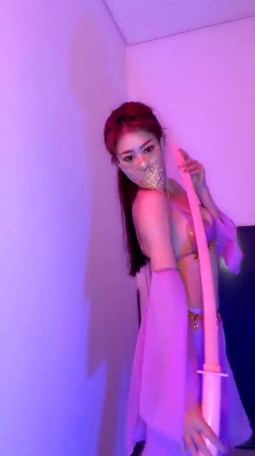 极品小模特，梦寐以求的馒头逼，【蜜桃馒头喷泉】，逼很肥很鼓，白虎，颜值还高5