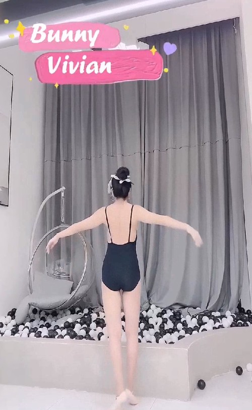 芭蕾服 绝美长腿御姐『Vivian』