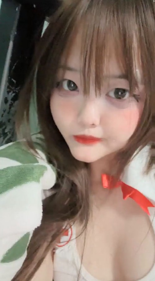 二次元coser回归【温卿】强制深喉口交 被金主无套输出 乳夹夹乳头1